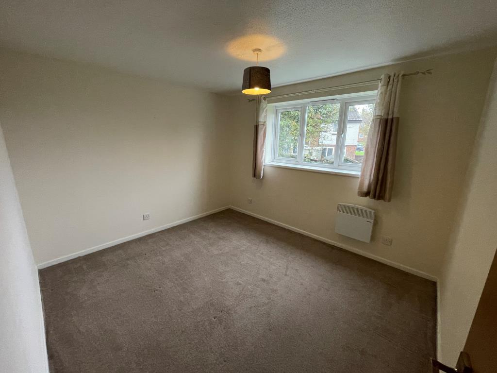 Lot: 75 - VACANT TWO-BEDROOM FLAT - Bedroom one